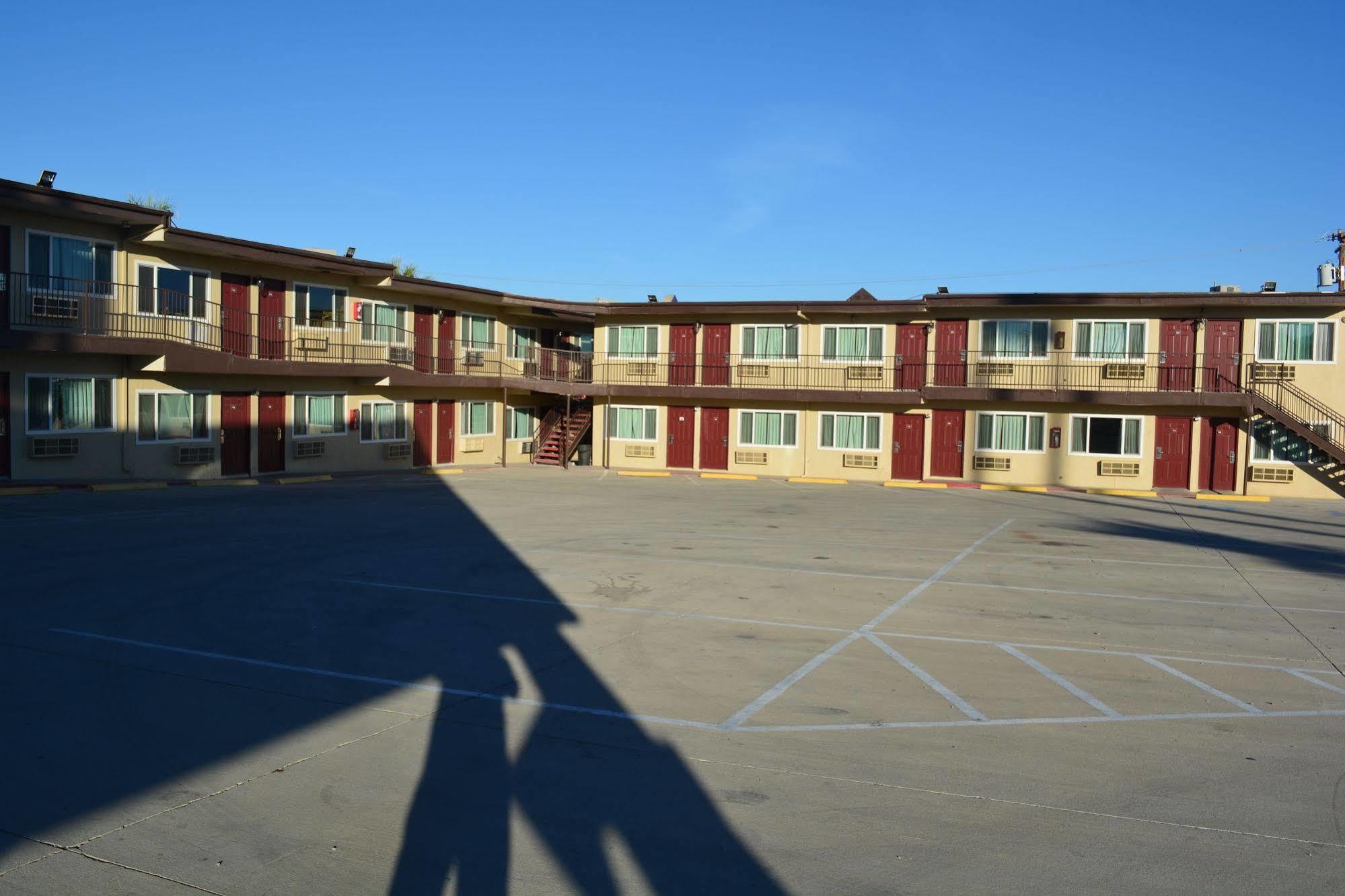 Red Roof Inn Needles Esterno foto